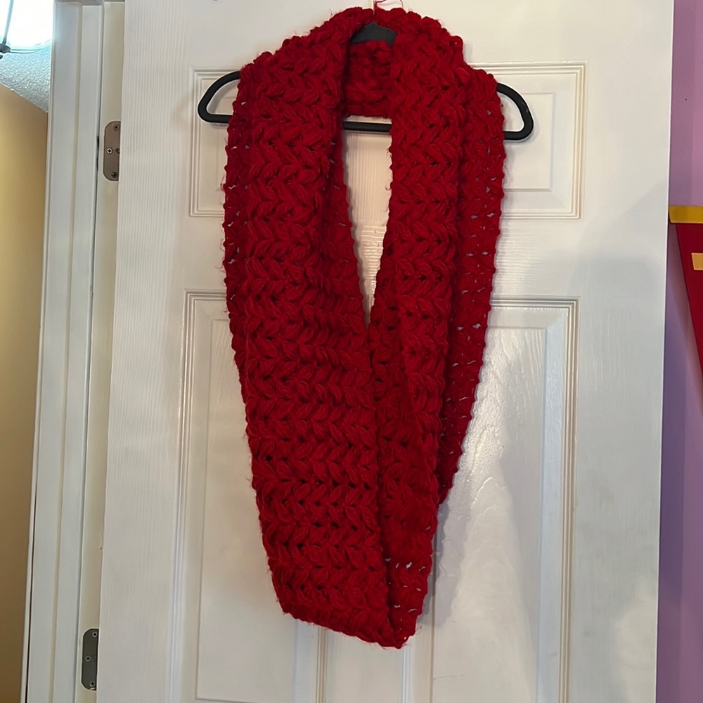 Red thick infinity scarf